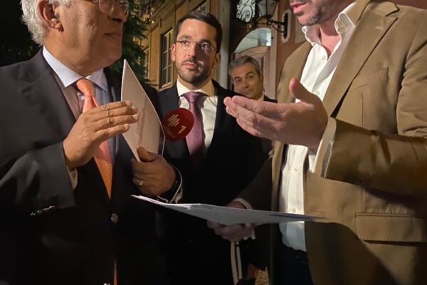 Manifestação revisão constitucional - António Costa